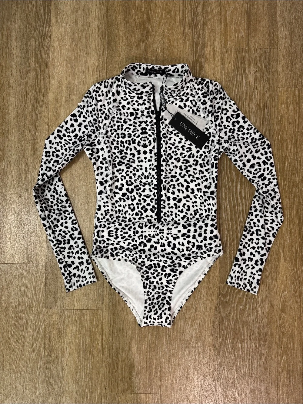 Une Piece Sexy Rashie Long Sleeve 50 SPF Surf Suit Rash Guard in Snow Leopard 8